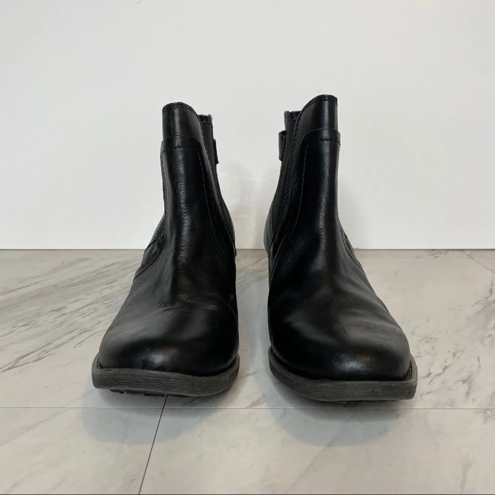 Born Mohan Black Leather Bootie 6 1/2
